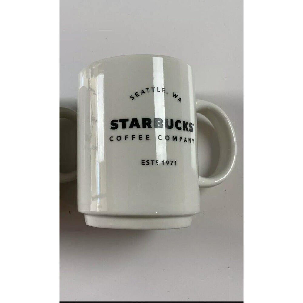 Starbucks Coffee Mug 2018 EST 1971 Seattle WA White 14 oz Christmas EUC